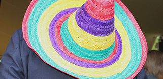 Wie is die man in het logo van HVMP Internet Marketing?